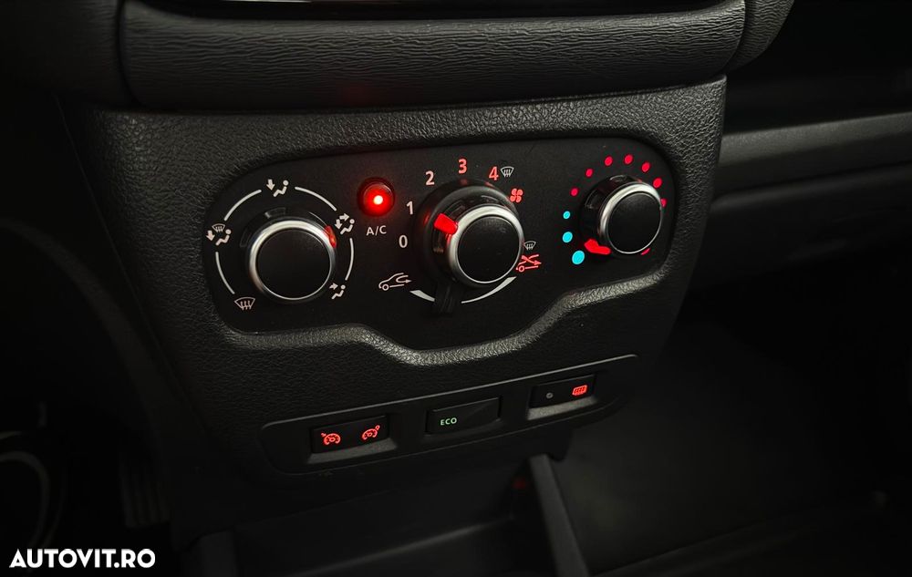 Dacia Lodgy dCi 90 Essential - 17