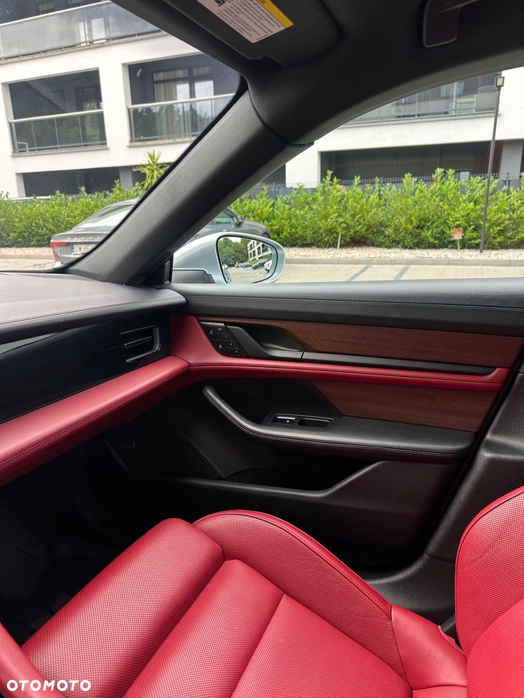 Porsche Taycan 4 - 14