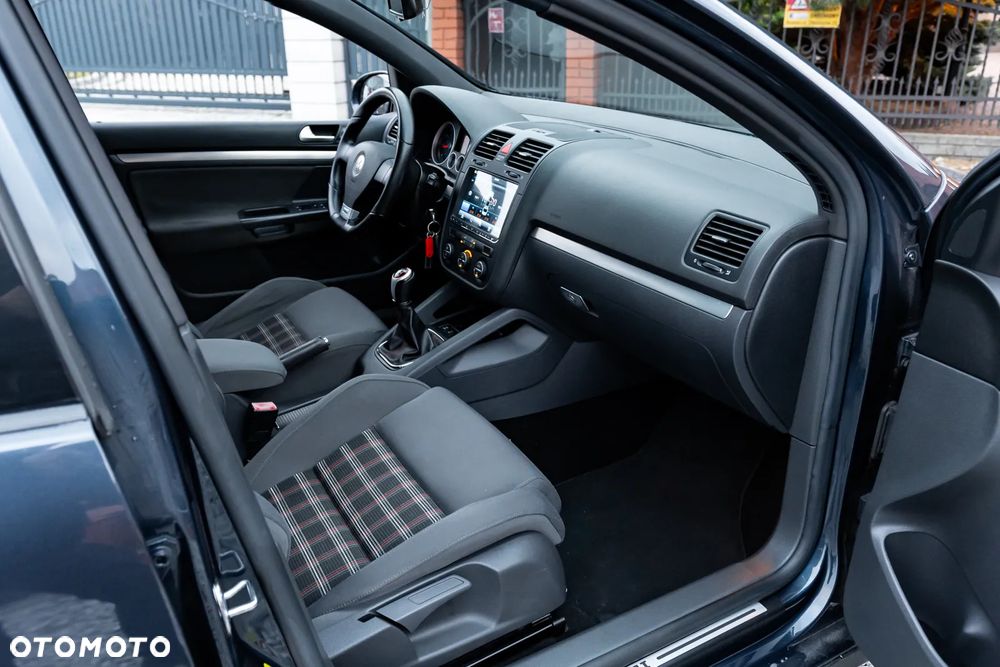 Volkswagen Golf 2.0 GTI - 21