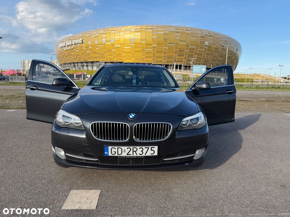 BMW Seria 5 525d xDrive - 23