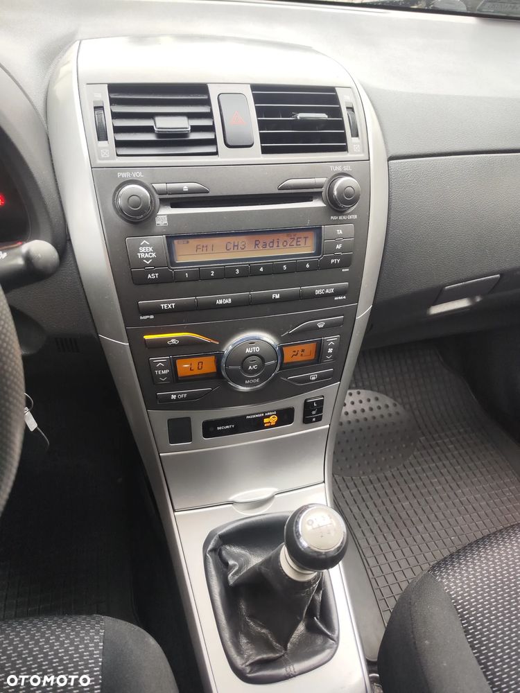 Toyota Corolla 1.6 Luna - 9