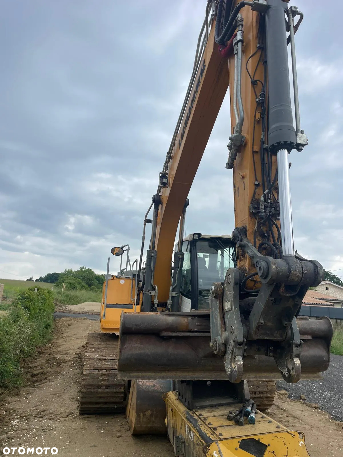 Liebherr R922 - 3