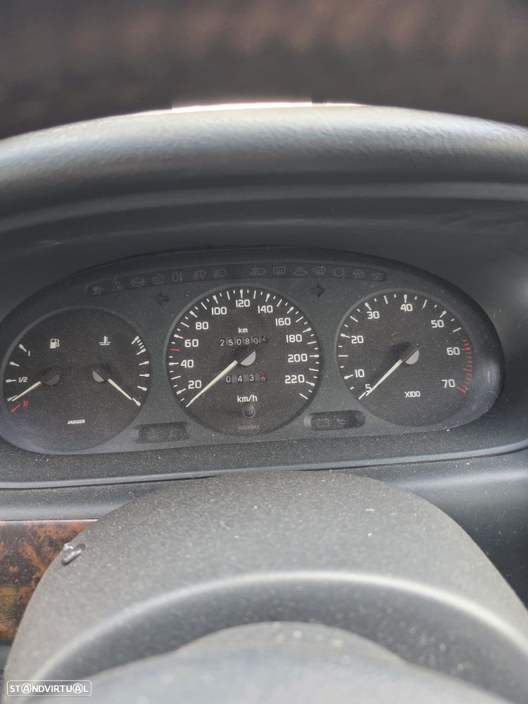 Renault Mégane Grand Coupe ver-2-0-16v - 4