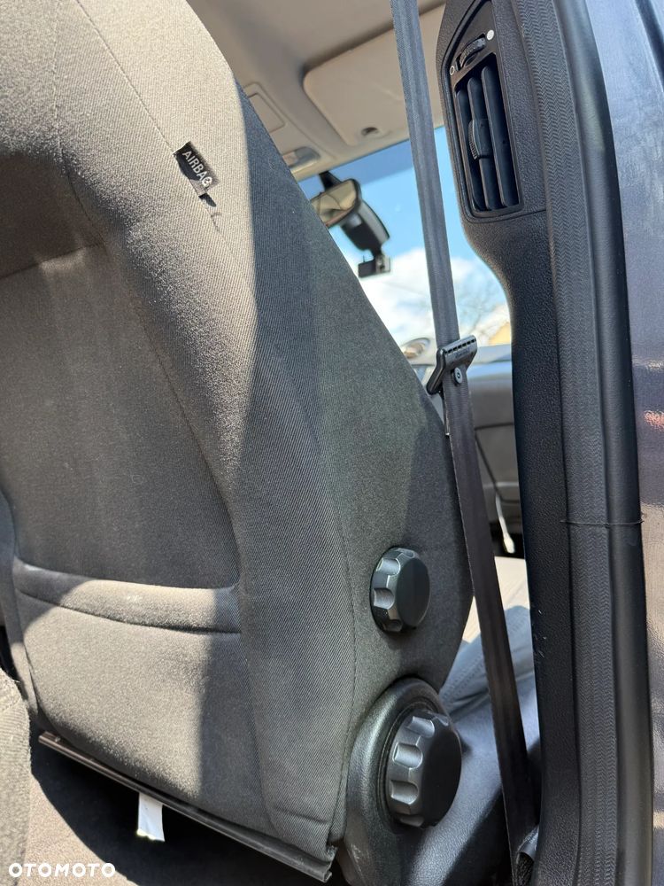 Ford Mondeo 1.8 TDCi Ghia X - 26