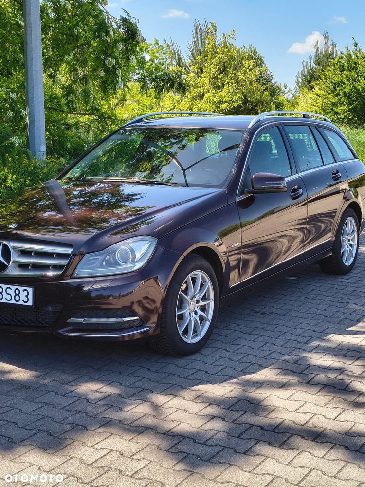 Mercedes-Benz C-Class 2011 photo 4
