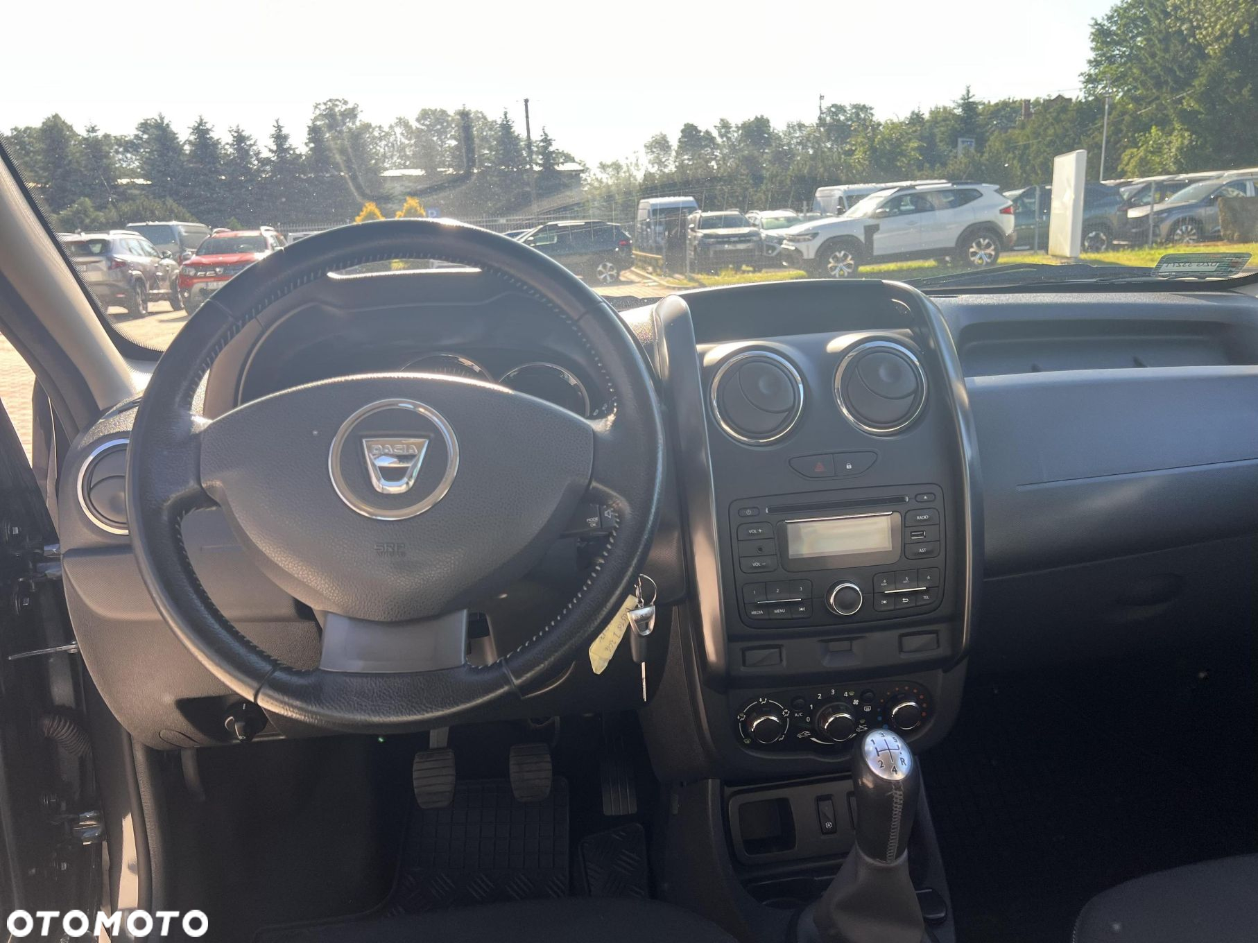 Dacia Duster 1.6 SCe Laureate S&S - 13
