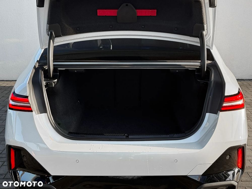 BMW Seria 5 - 13