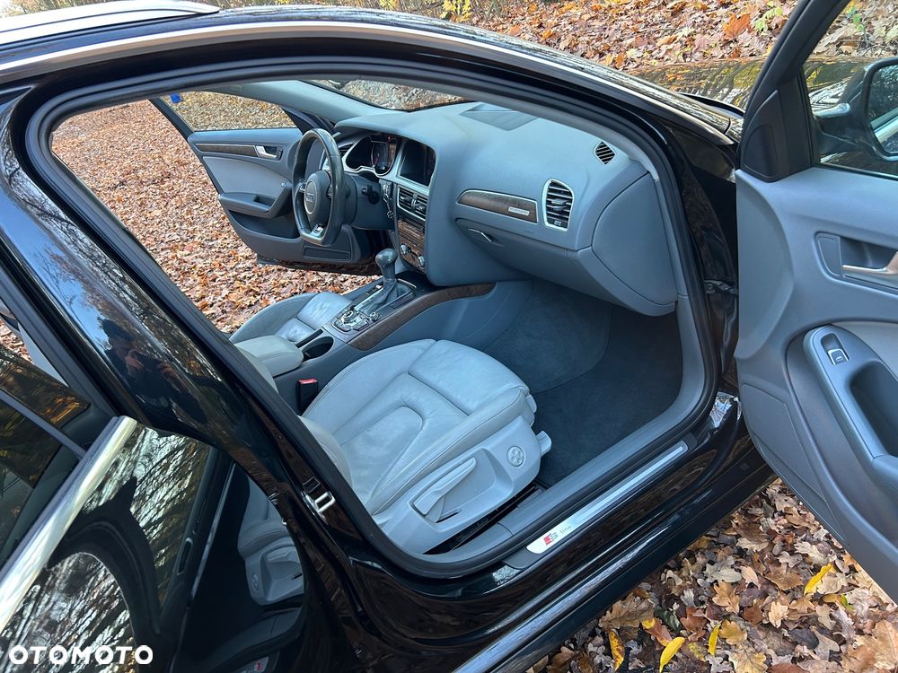 Audi A4 Avant 2.0 TDI clean diesel Quattro S tronic - 32