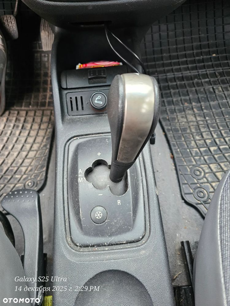 Opel Corsa 1.2 16V Comfort Easytronic - 14