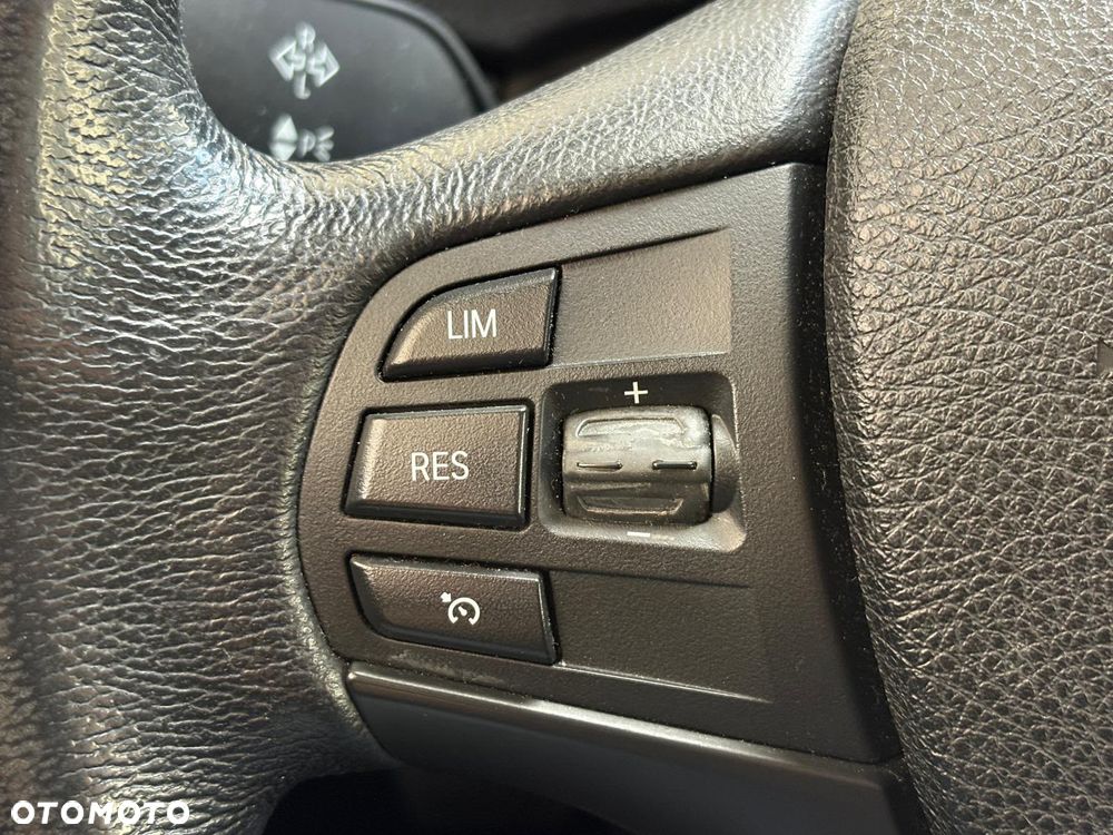 BMW Seria 3 320d MHEV Luxury Line - 12