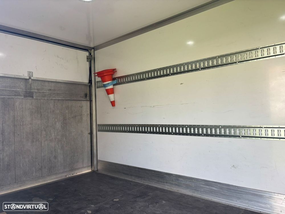 Mitsubishi Canter FUSO 3C15 CONTENTOR COM PLATAFORMA 1.000Kg - 6