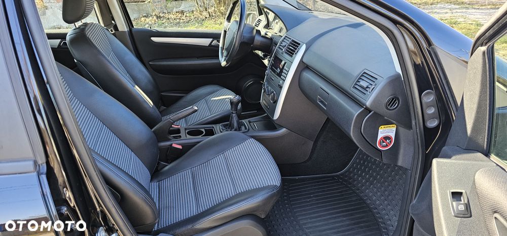 Mercedes-Benz Klasa A 150 Avantgarde Edition 10 - 11