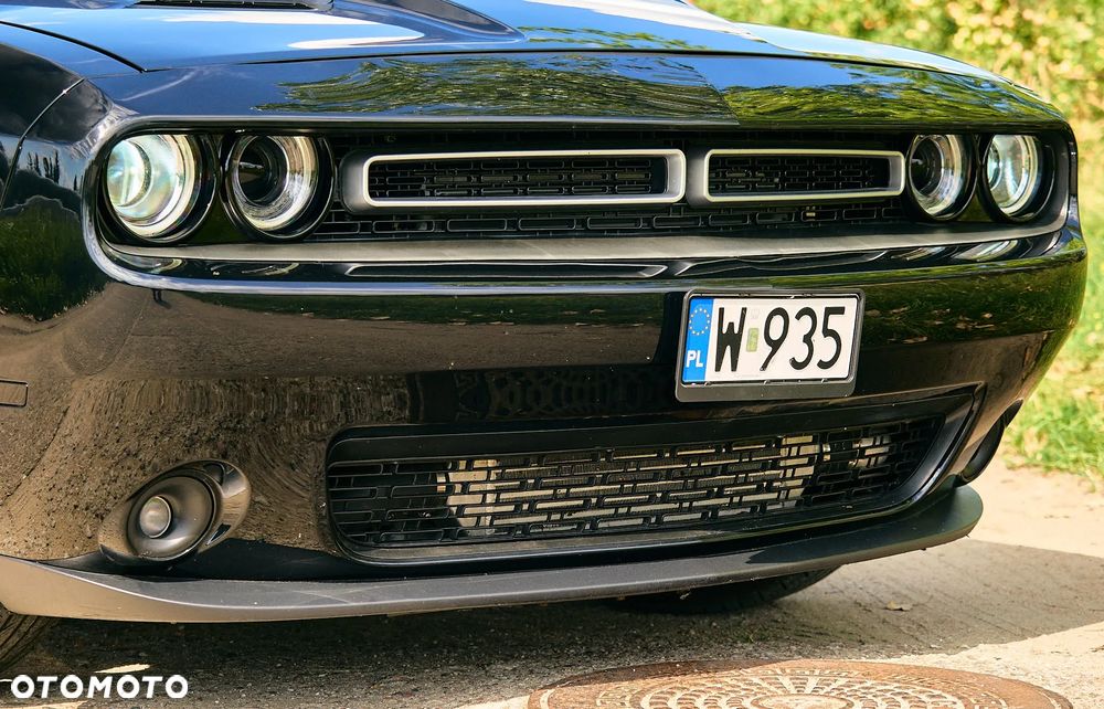 Dodge Challenger - 4