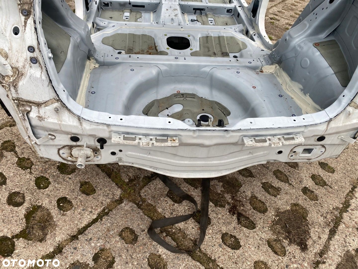 KIA CEED II GT HB TYLNY PAS WANNA BIAŁY HW 12-18 - 3