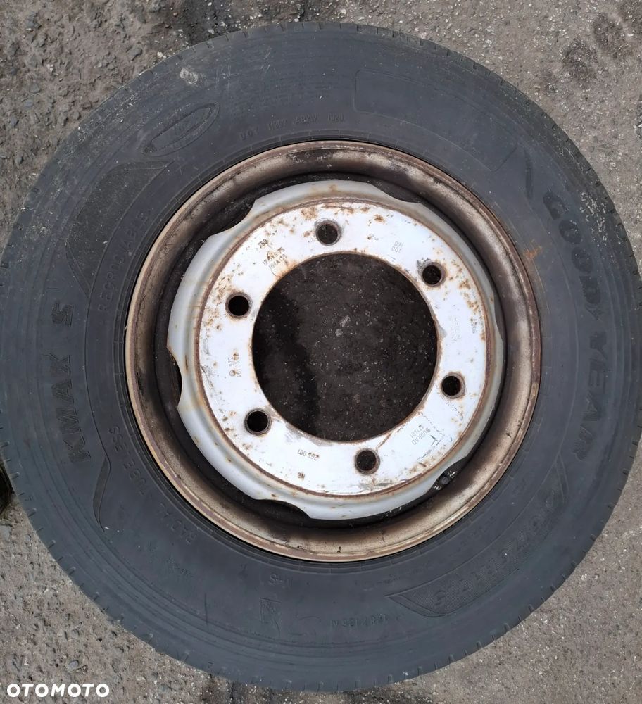 Felga z oponą Goodyear KMAX S rozmiar 215/75 R17.5 - 1