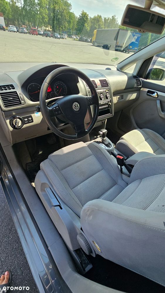 Volkswagen Touran 2.0 TDI Highline DSG - 5