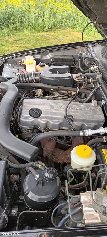 Ford Maverick 2.4 GLS - 10