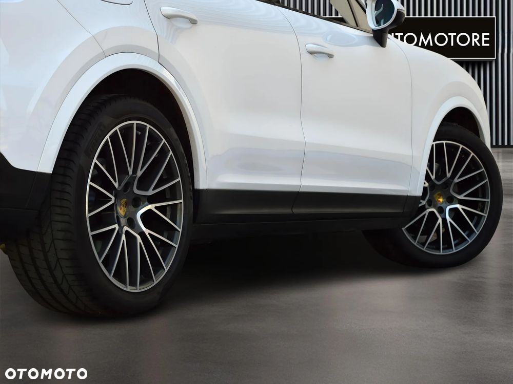 Porsche Cayenne Standard - 10