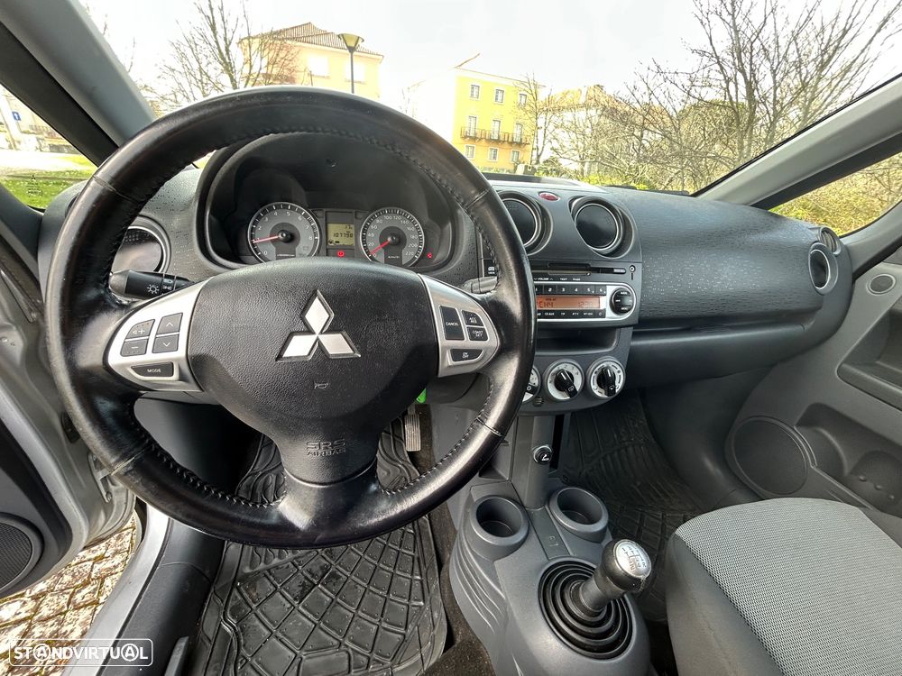 Mitsubishi Colt - 20