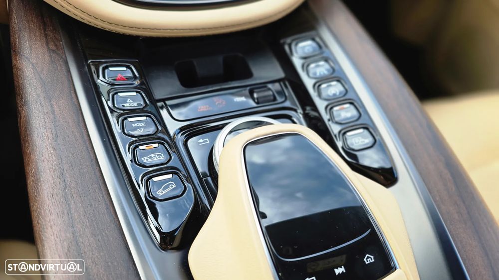 Aston Martin DBX Standard - 20