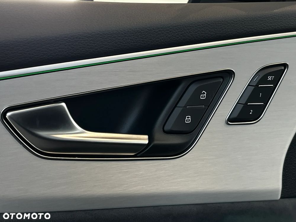 Audi Q8 TFSI e PHEV 290 kW Quattro Tiptronic - 12