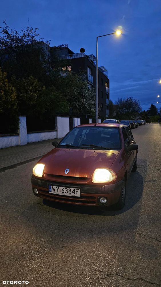 Renault Clio 1.4i RN - 6
