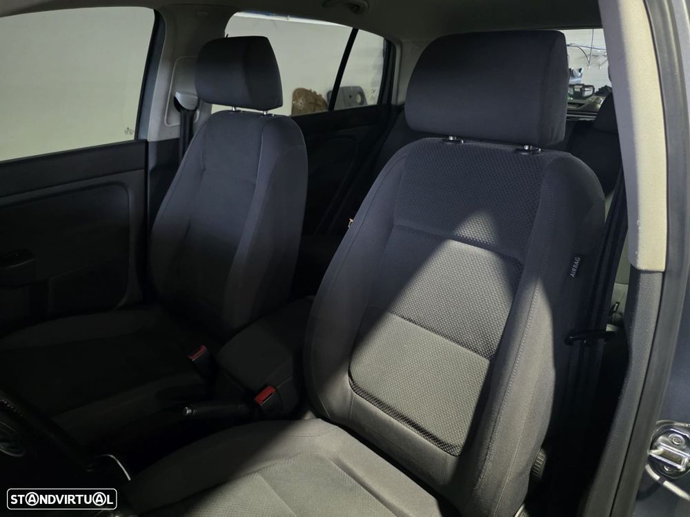 VW Golf Plus 1.9 TDi BlueM. Confortline - 14