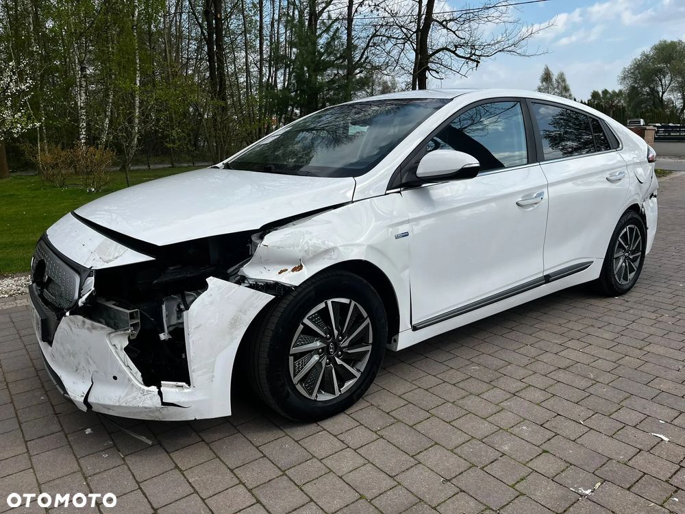 Hyundai IONIQ - 11