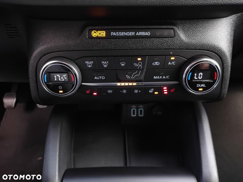 Ford Focus 1.0 EcoBoost ST-Line Business - 22