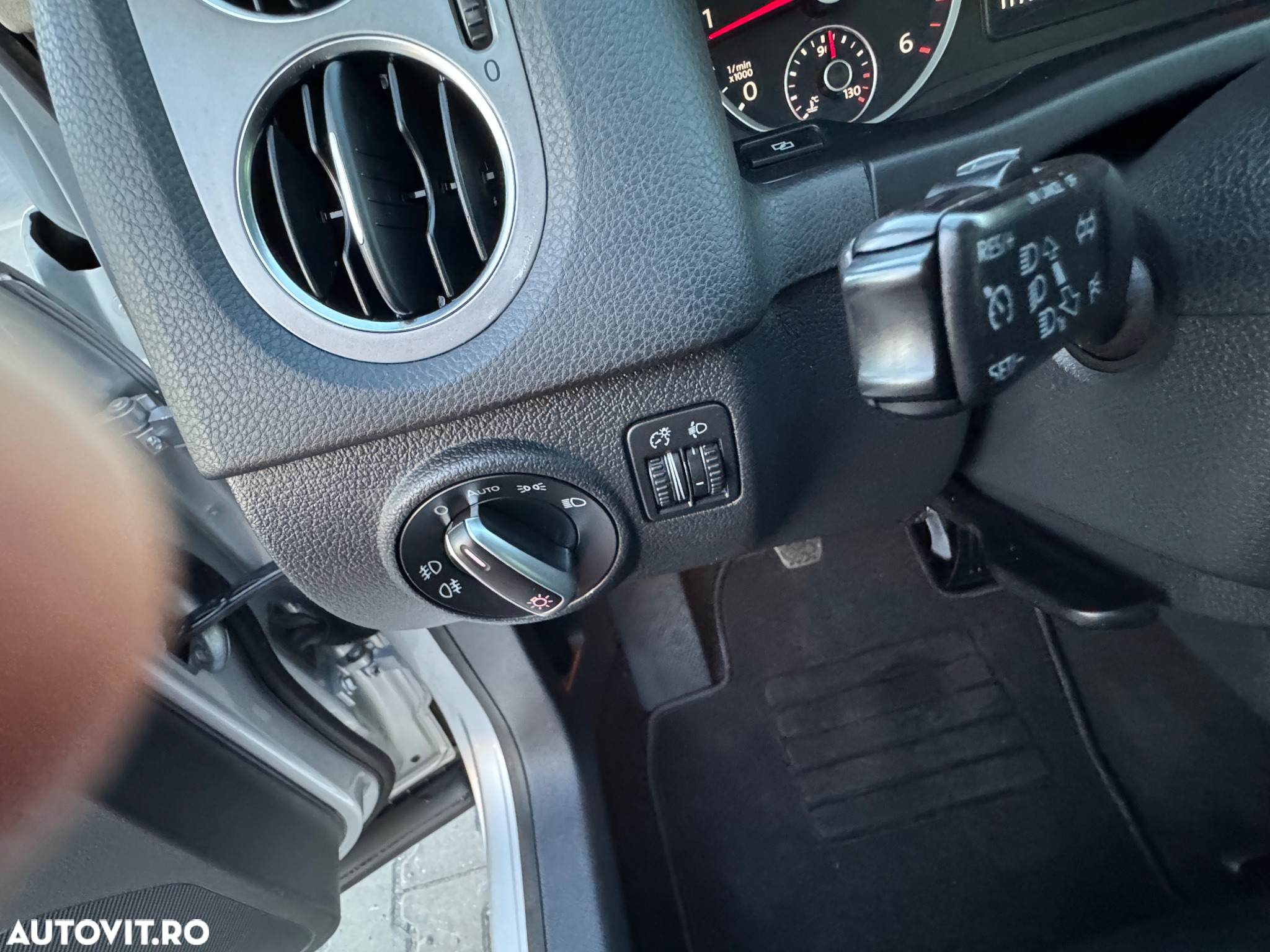 Volkswagen Tiguan 2.0 TDI 4Motion Trend & Fun - 21