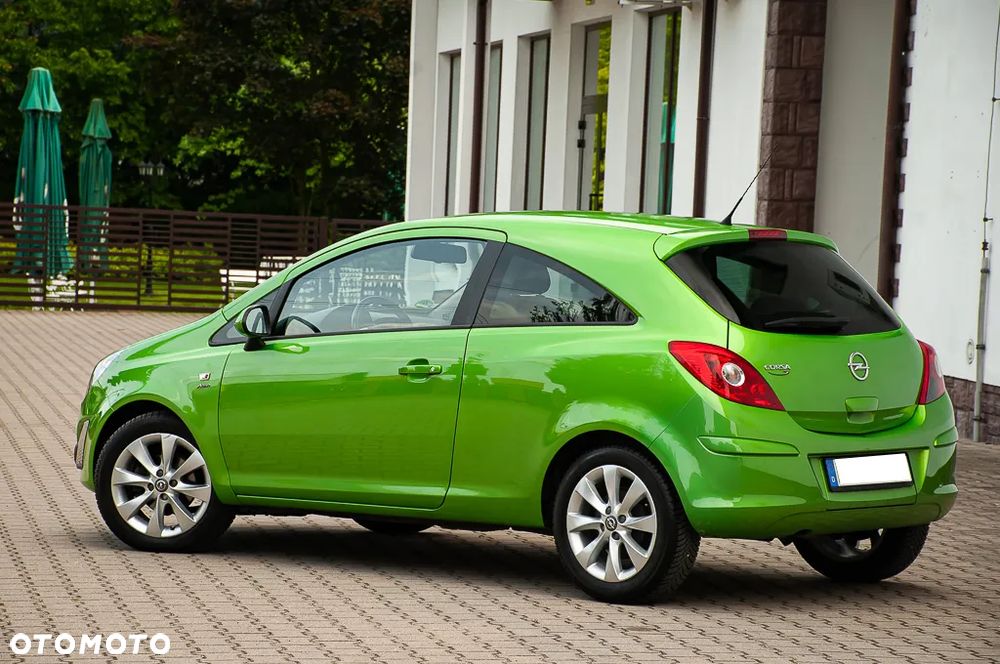 Opel Corsa 1.4 16V Active - 12