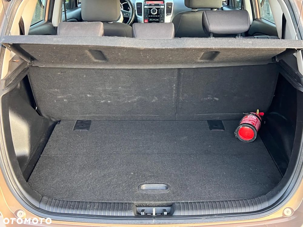 Kia Venga 1.6 L - 24