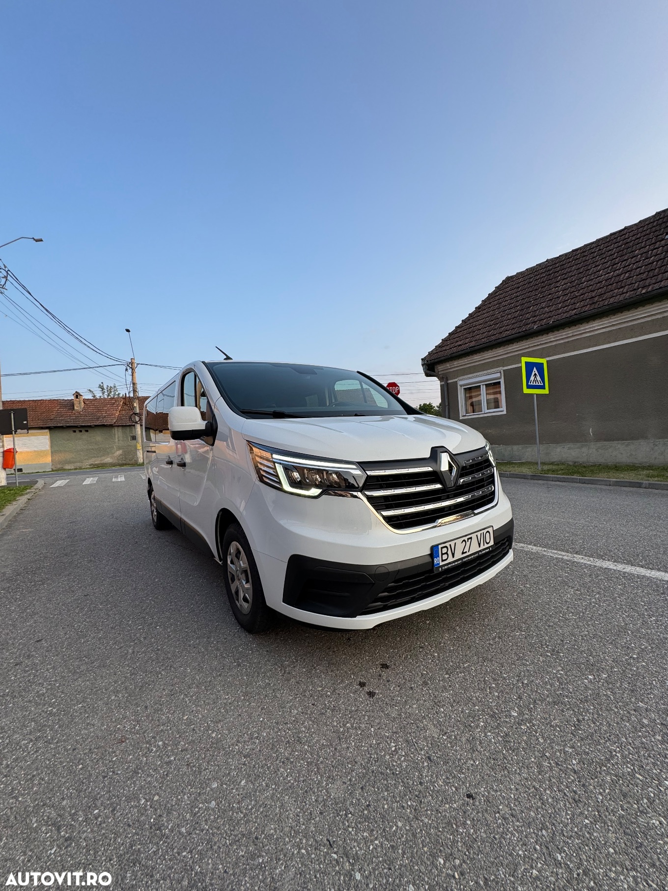 Renault Trafic Combi 2.0 Blue dCi 150 S&S L2 8+1 Zen - 2