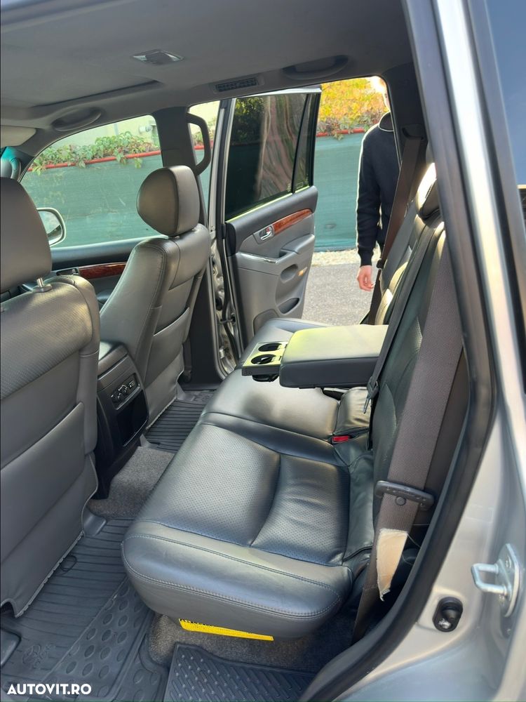 Toyota Land Cruiser - 11