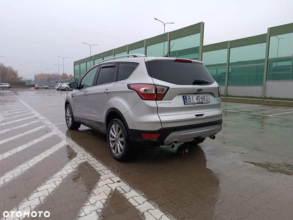 Ford Escape 2.0 EcoBoost AWD Titanium - 4