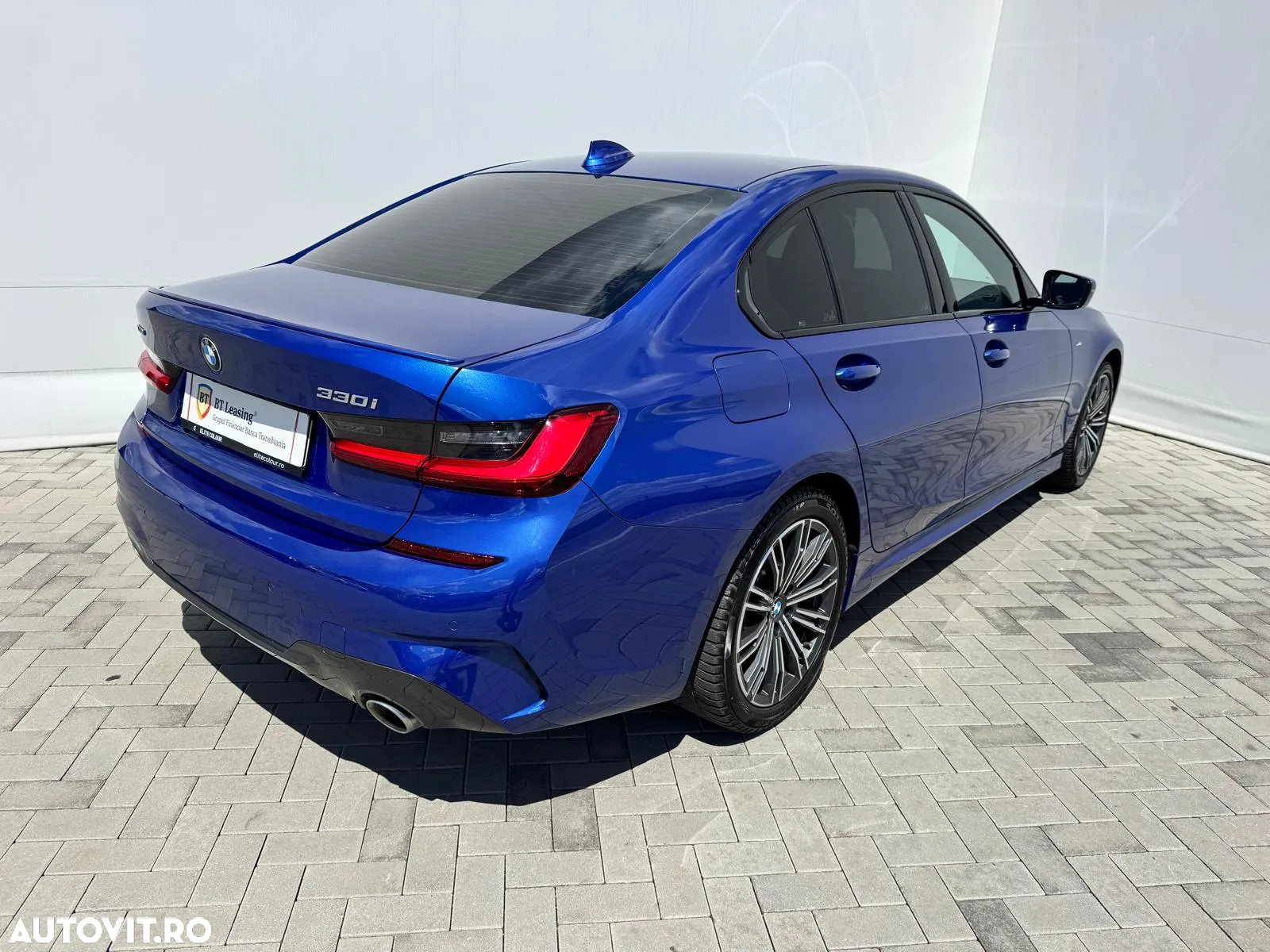 BMW Seria 3 330i xDrive AT - 3