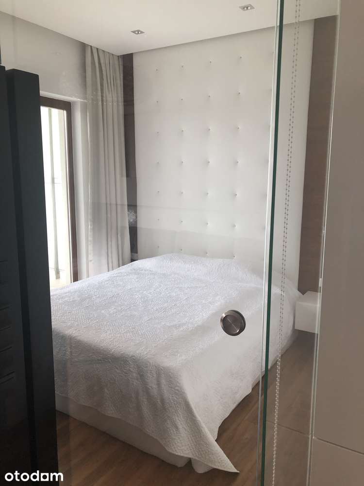 fully furnished 2 room apartment with air conditioning