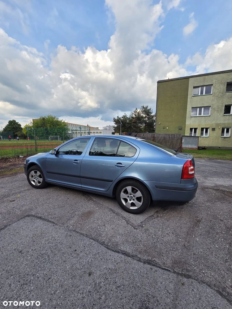 Skoda Octavia 1.6 Elegance - 2