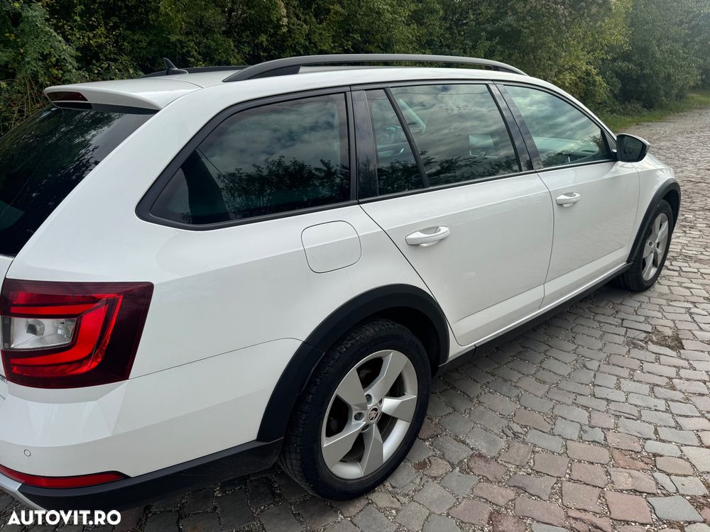Skoda Octavia Combi Diesel 2.0 TDI 4X4 DSG Scout - 18