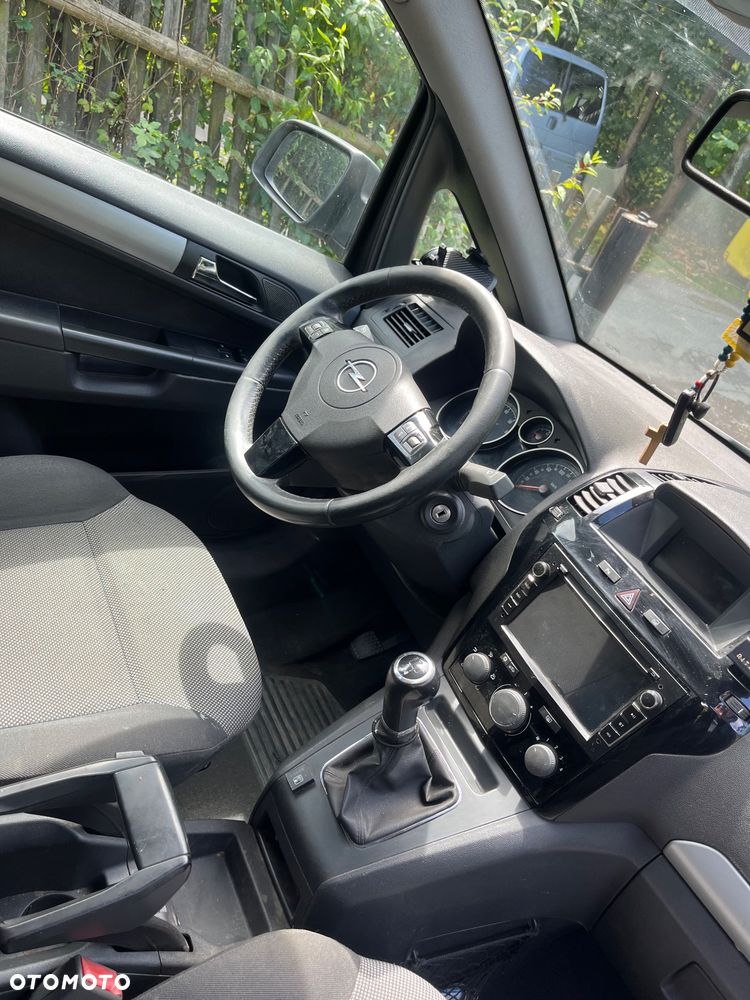 Opel Zafira - 15
