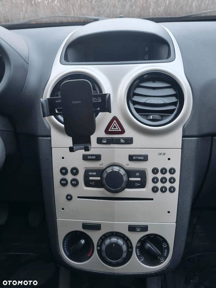 Opel Corsa 1.2 16V Essentia - 9