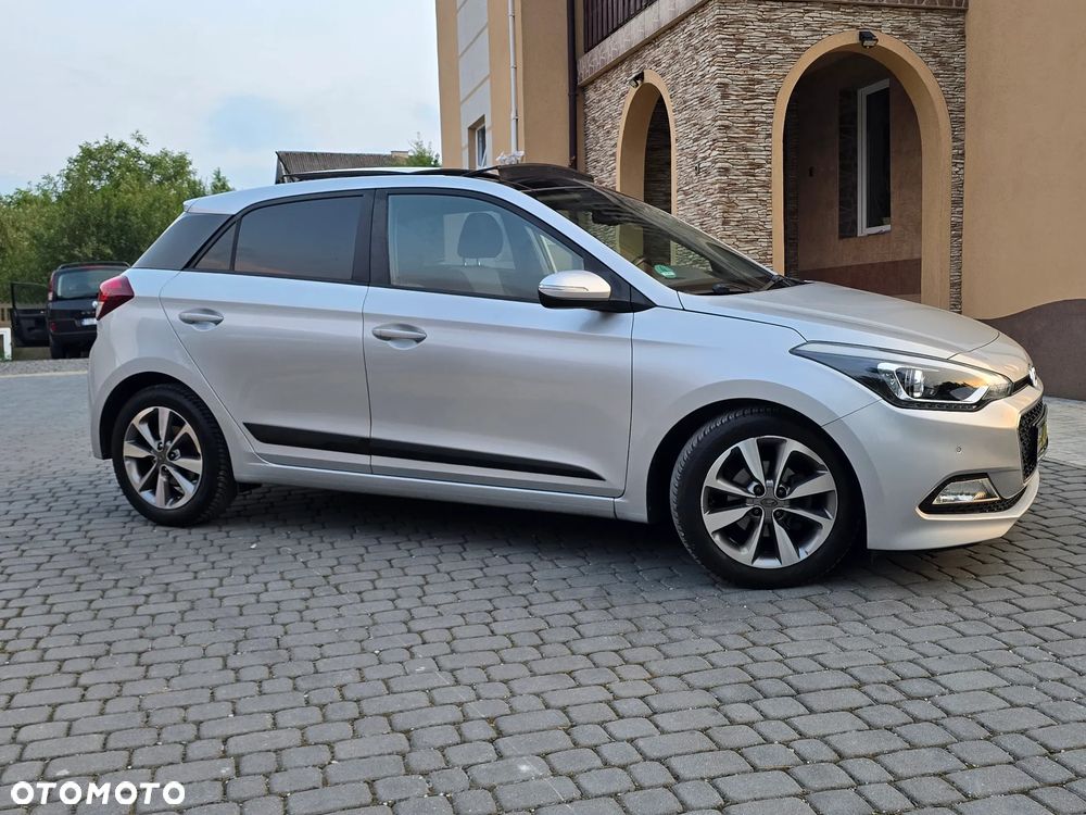 Hyundai i20 blue 1.2 YES Gold - 9