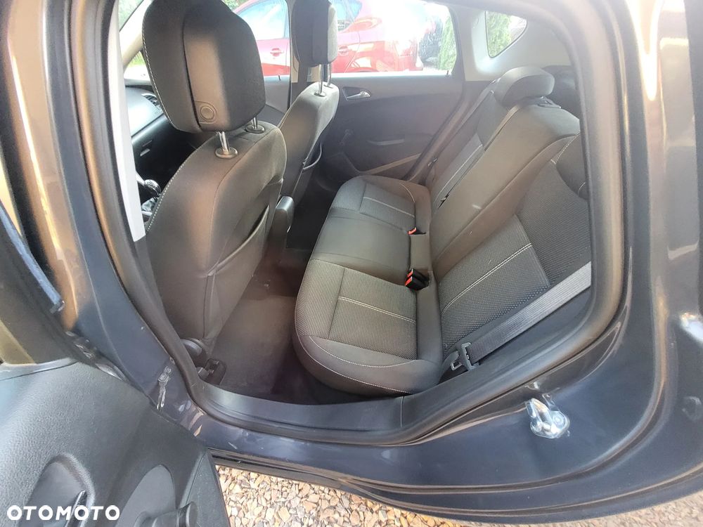 Opel Astra 1.4 Turbo - 27