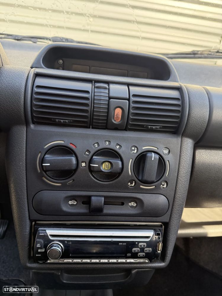 Opel CORSA B 1.7 D C/ EXTRAS - 13