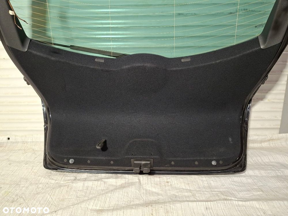 Skoda Octavia III 5E0 hatchback 2016 Klapa bagażnika tył czarna LF9R - 14