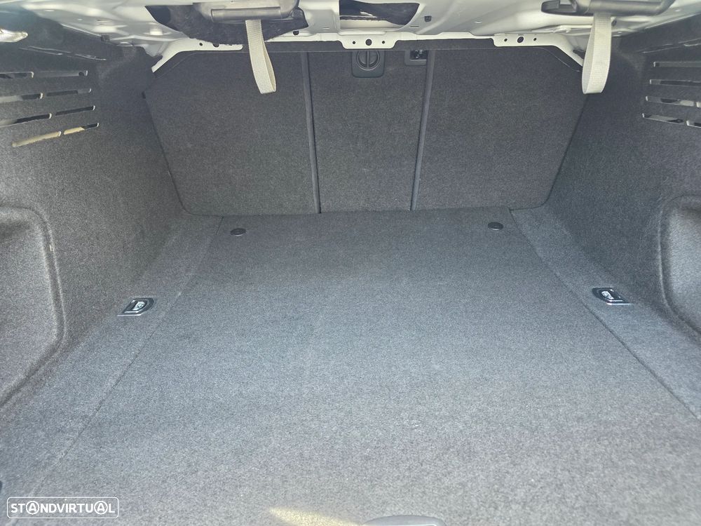 Audi A4 2.0 TDI Business Line Sport - 29