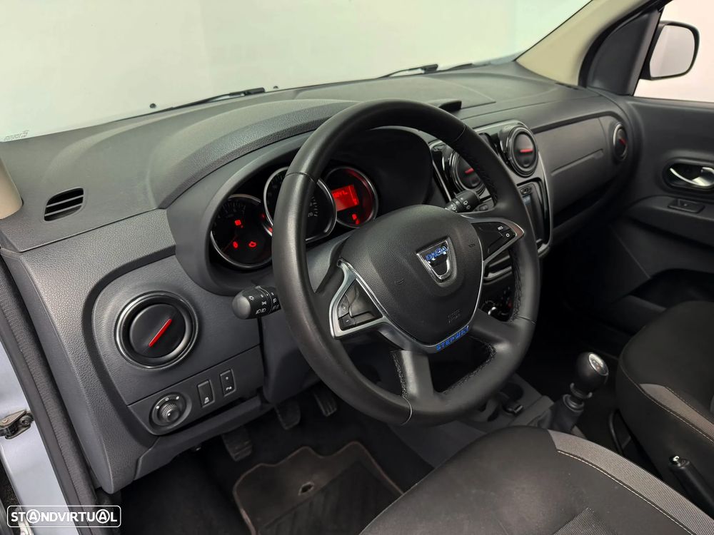 Dacia Lodgy 1.5 Blue dCi Stepway 7L - 8