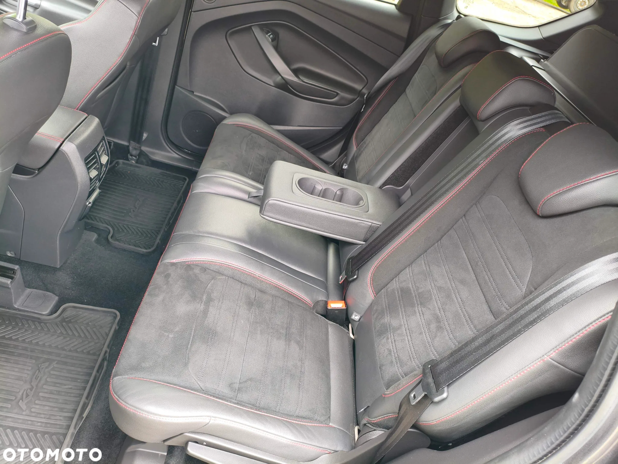 Ford Kuga 2.0 TDCi AWD ST-Line - 24