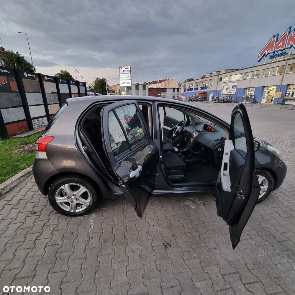 Toyota Yaris - 7