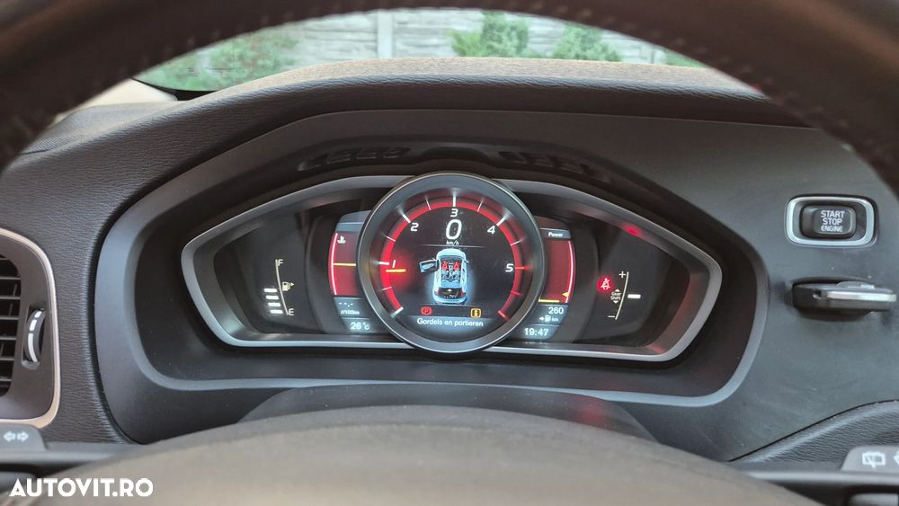 Volvo V40 D2 R Design - 24